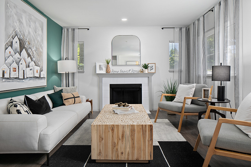 Benson Downs Apartments in Renton, WA - Living Room